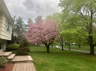 14 Kingston Dr, Spring Valley, NY 10977