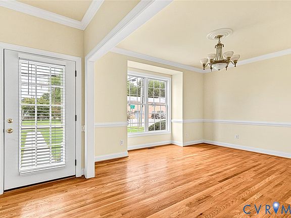 3rd image of 335 Myrtle St