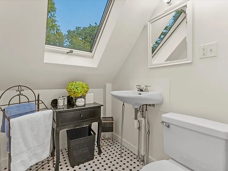 44 Stetson Pl — Photo 37