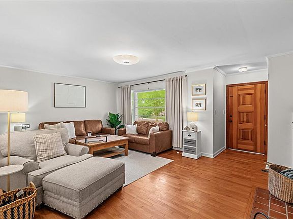 5th image of 125 Hazel Dr