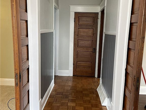 2nd image of 1015 Orchard St