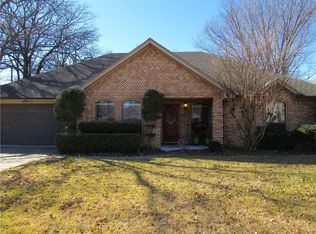 6002 Green Forest Ct, Arlington, TX 76001