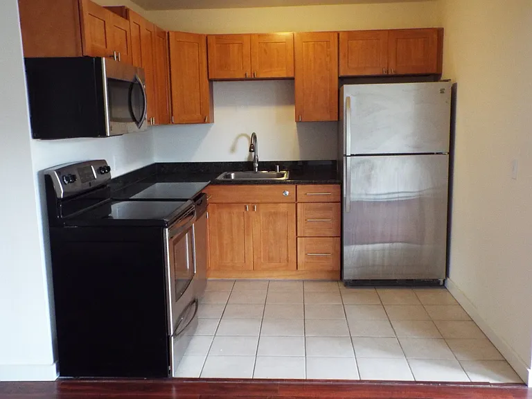 Lawton Park Apartments — Photo 3