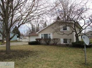 107 Meath Rd, Eaton Rapids, MI 48827