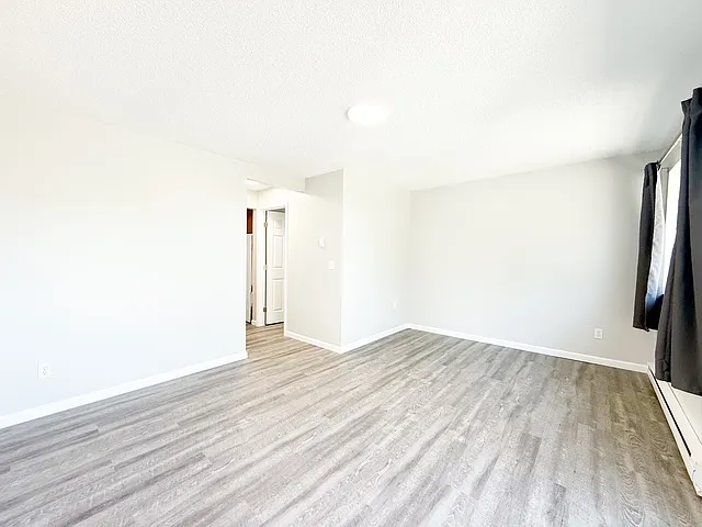 637 Pleasant Ave #304 — Photo 11