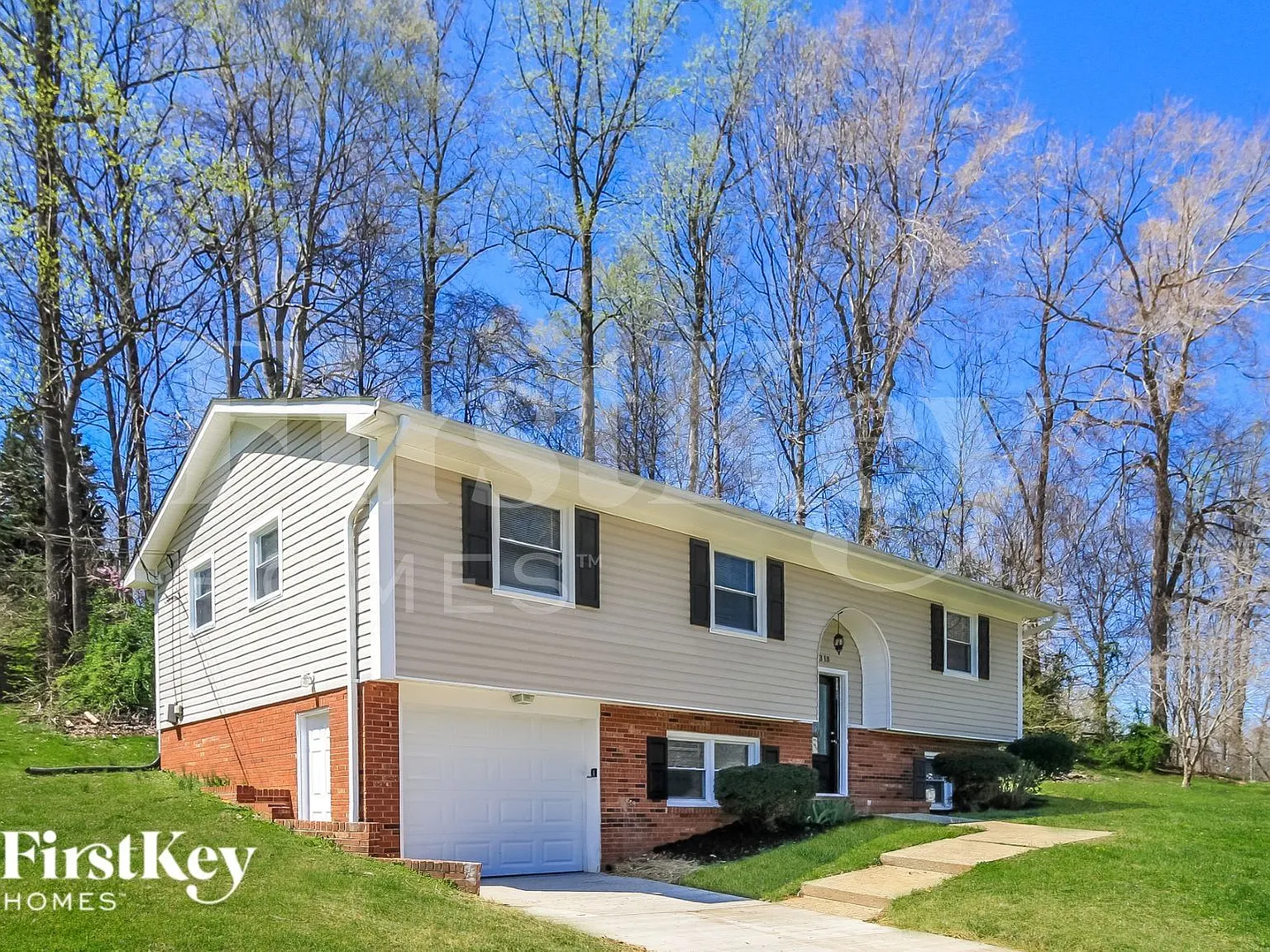 3 bed, 2.5 bath, 1477 sqft, $1,980 — Photo 2