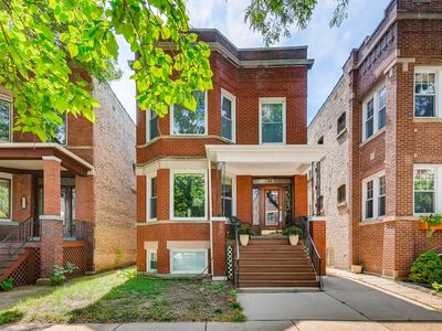 2147 W Addison St, Chicago, IL, 60618