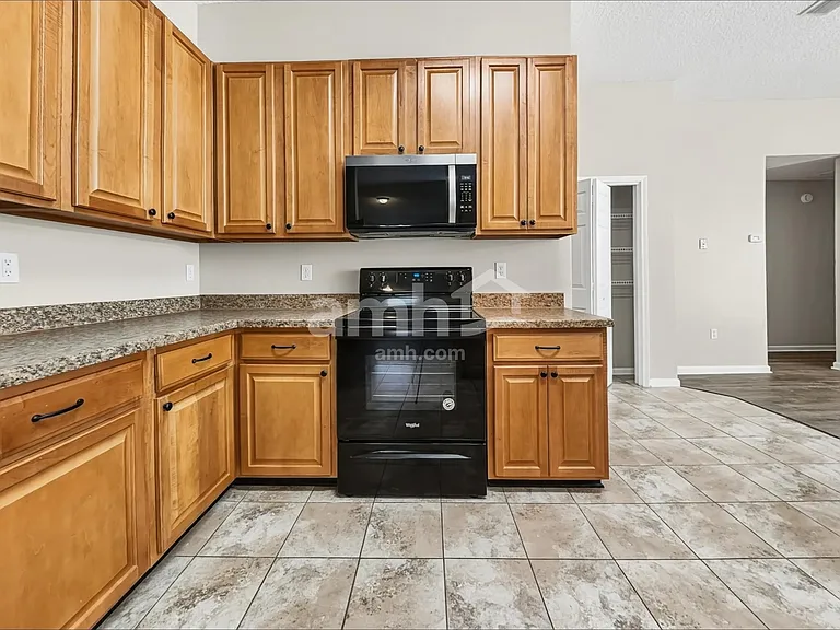 7244 Angela Dr — Photo 3
