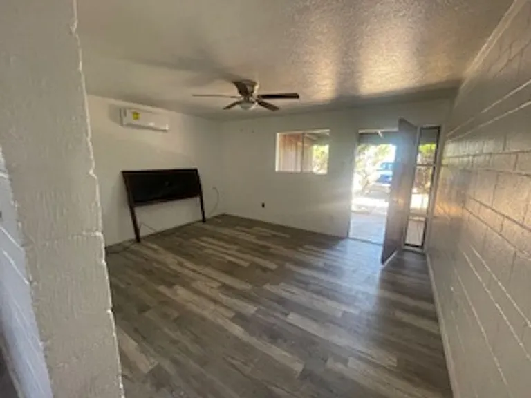 2816 N Hospital Rd — Photo 3