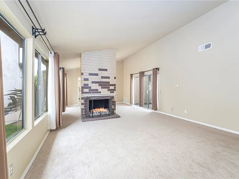 2162 Sweetbriar Rd — Photo 4