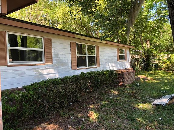 5th image of 10521 N Akers Dr