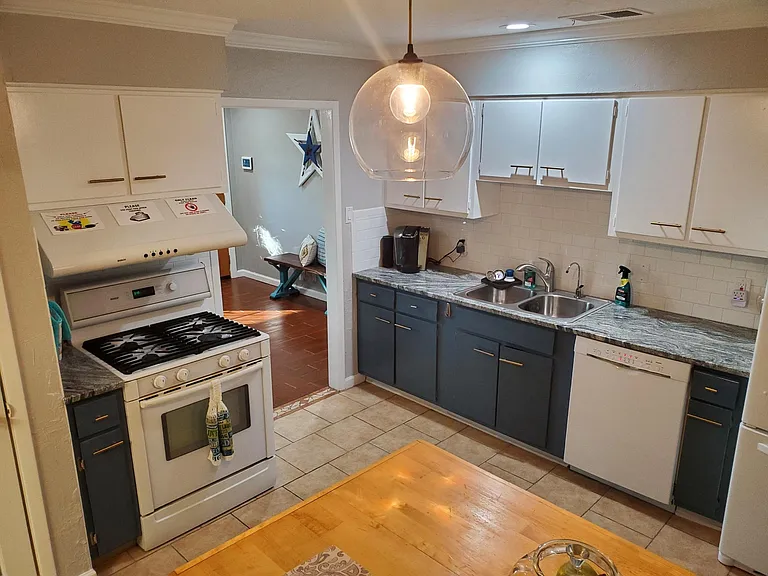 334 W Byrd Blvd — Photo 6