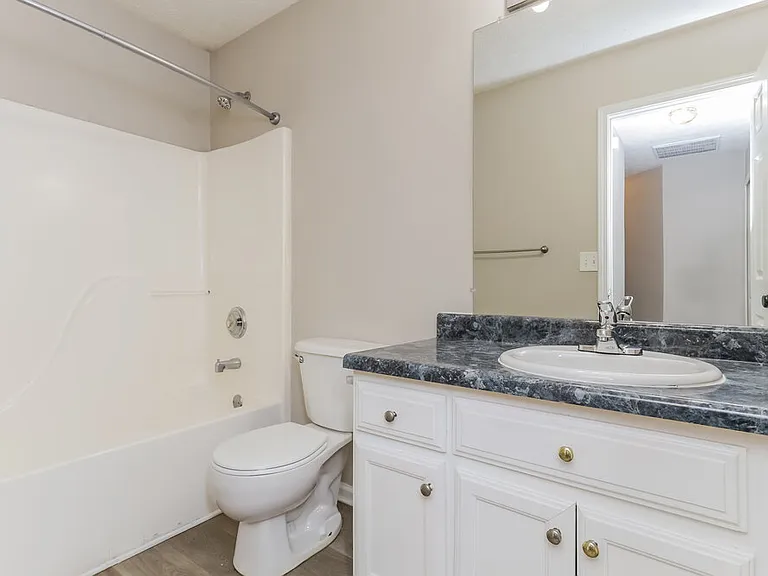1810 Midcourt Way — Photo 14