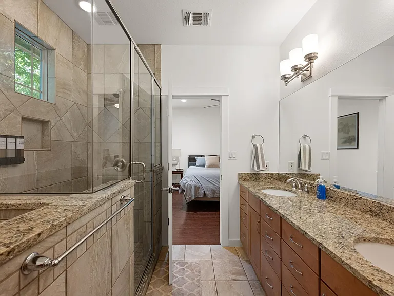 2208 Schriber St #B — Photo 23