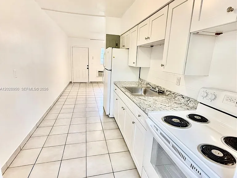 717 SW 13th Ave #2 — Photo 11