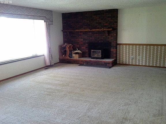 4th image of 12714 NE 13th Ave