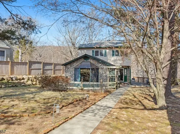 3 Lakeside Ave, Butler Boro, NJ 07405