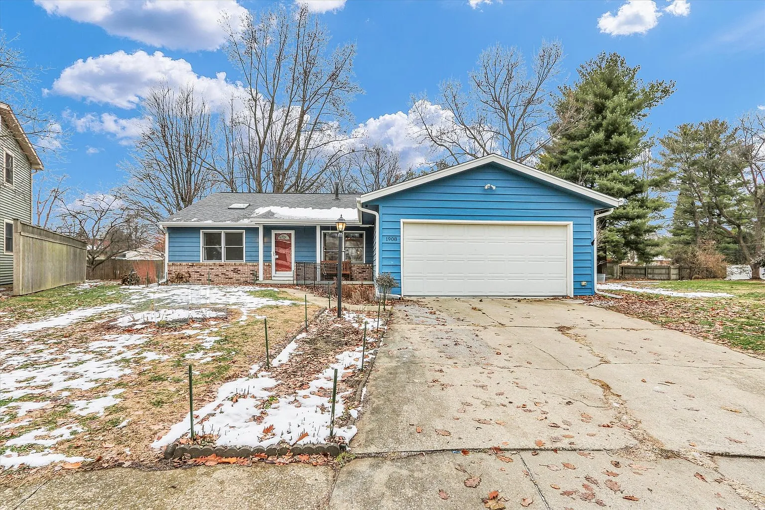 1908 Barberry Cir photo 1