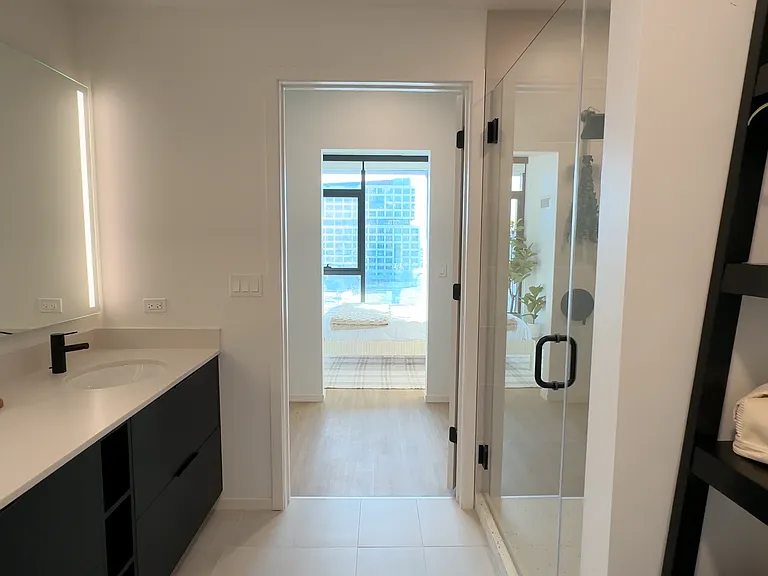 180 N Elizabeth St #709 — Photo 9
