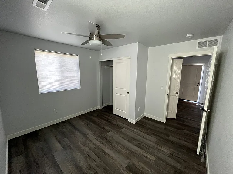 4342 W Custer Pl — Photo 5