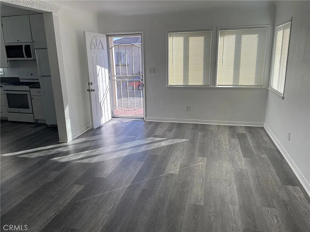 2 bed, 950 sqft, $2,395 — Photo 4