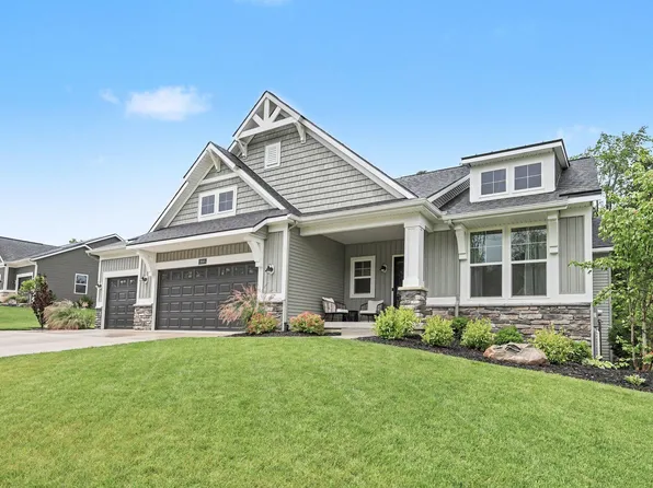 3899 Autumn Acres Dr, Rockford, MI 49341