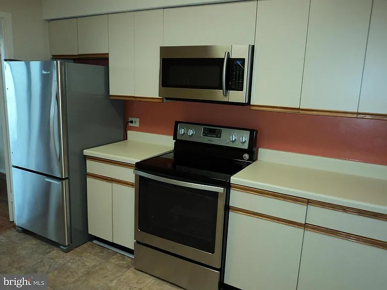 5505 Seminary Rd #607N — Photo 8
