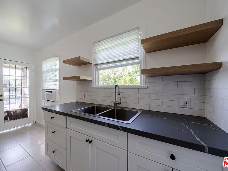 823 Highland Ave #11 — Photo 6