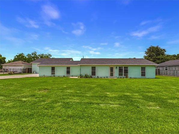1212 Delores St, Kemah, TX 77565
