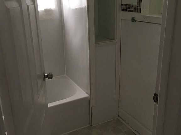 4th image of 514 S Johnston Ave
