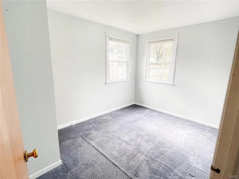 325 Homewood Dr — Photo 11