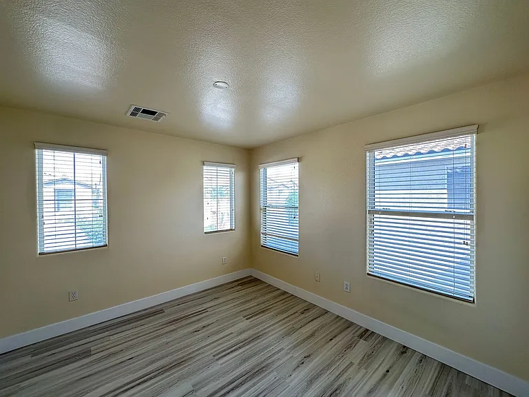 5640 Woods Crossing St — Photo 27