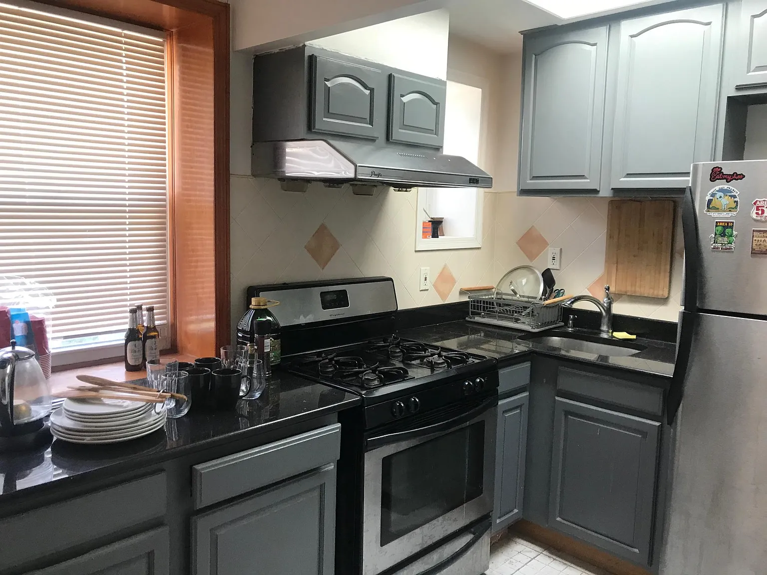2 bed, 1.5 bath, 800 sqft, $2,200 — Photo 1