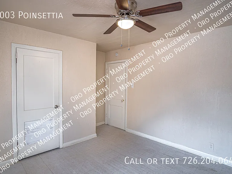 1003 Poinsettia — Photo 2