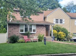 75 Candlewood Dr, Yonkers, NY