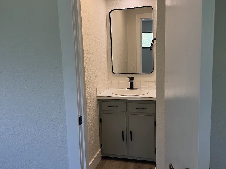 10 Rivercrest Dr #8A — Photo 5