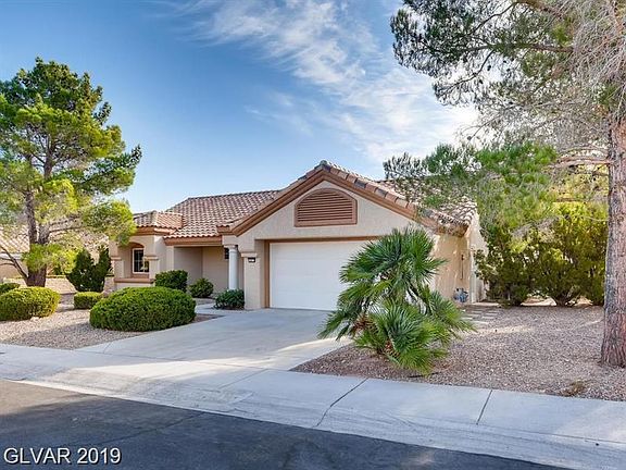 2nd image of 2812 Golf Links Dr