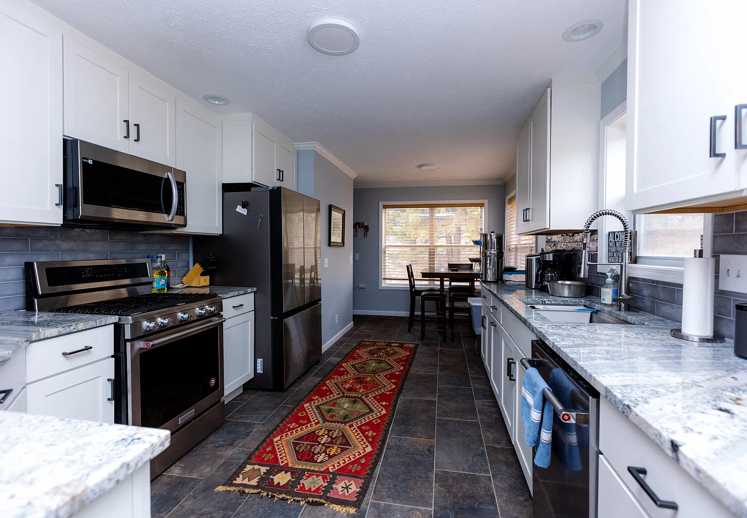 4 bed, 3106 sqft, $2,900 — Photo 2