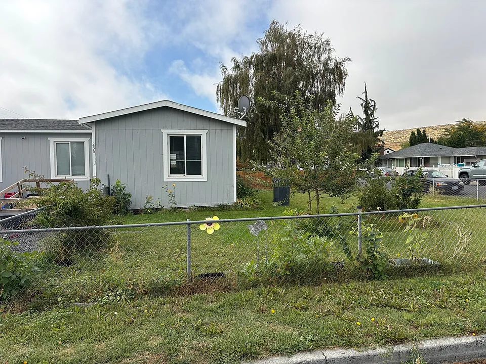 236 14th Ave SW