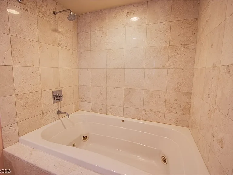 222 Karen Ave #306 — Photo 5