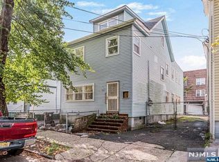 275 S 10th St, Newark, NJ 07103