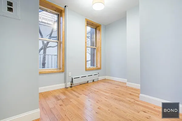 Rented by Bond New York | media 22