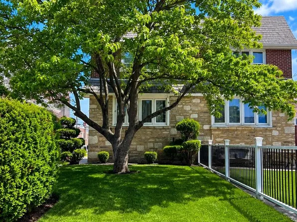 2118 Vista St, Philadelphia, PA 19152