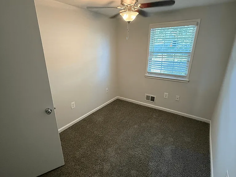 Longview — Photo 239