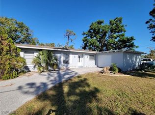 4602 Country Club Blvd, Cape Coral, FL 33904