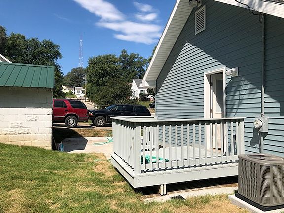 2nd image of 4919 Gretchen Ave