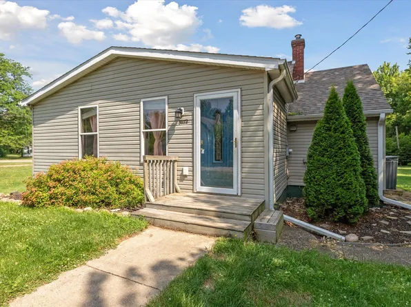 31172 Depot St, Leonidas, MI 49066