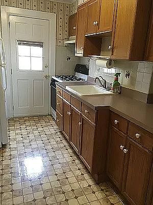 1st image of 2215 27th St #2