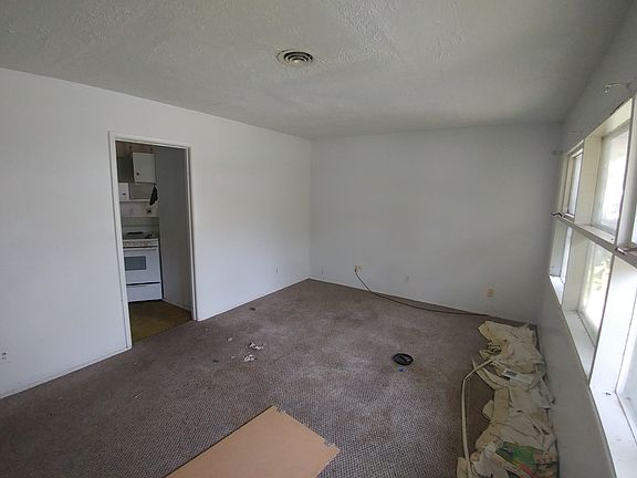 5th image of 4189 Marlowe St