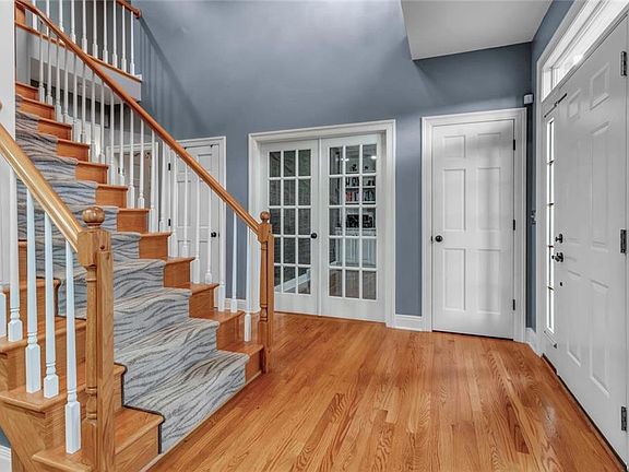 3rd image of 105 Via Foresta Ln